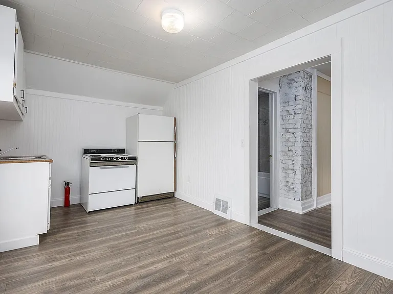 667 Pine St #2 — Photo 5