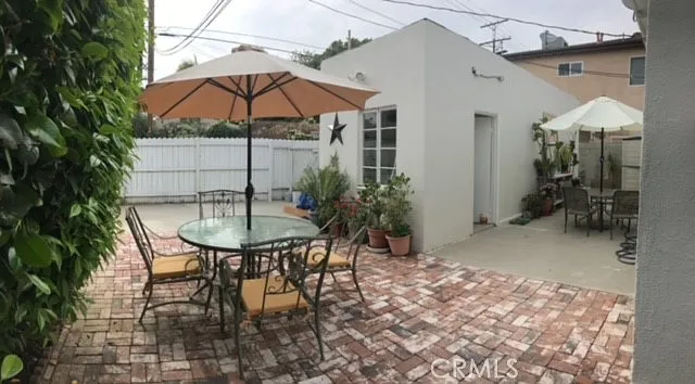 5711 Woodman Ave — Photo 10