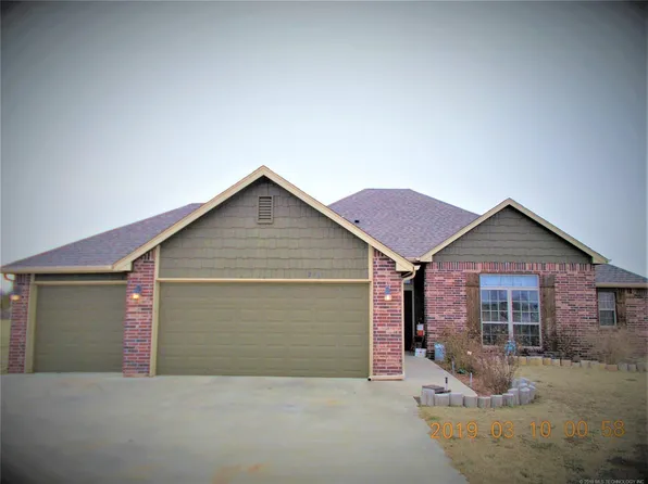 2301 E Barb Wire Dr, Oologah, OK 74053