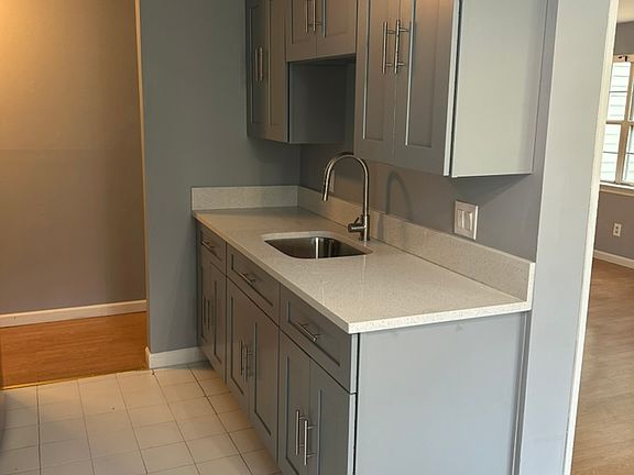 5th image of 5B Woodside Ave #E52