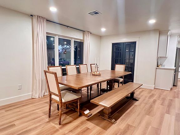 Extra large dining space