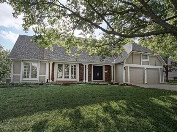 9511 W 104th St, Overland Park, KS 66212