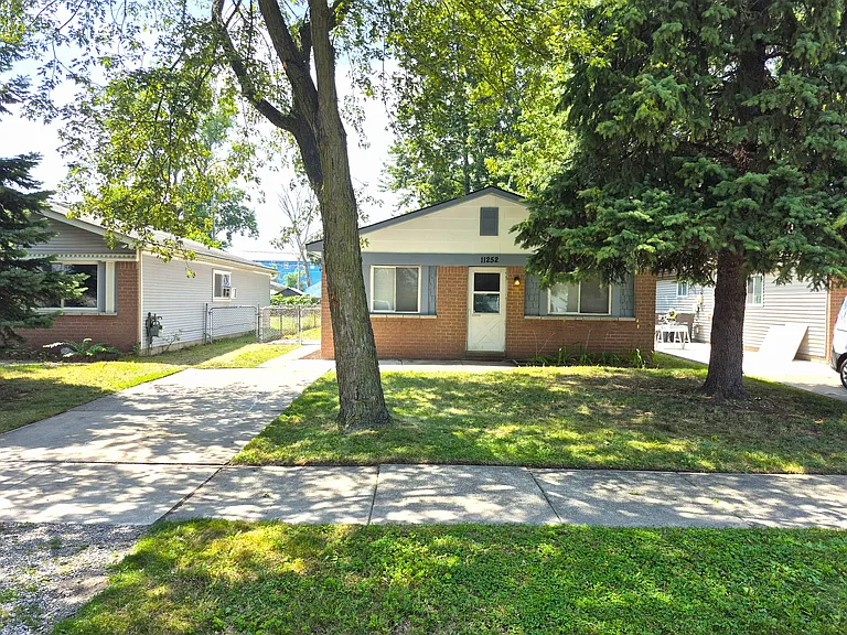 11252 Ziegler St — Photo 2