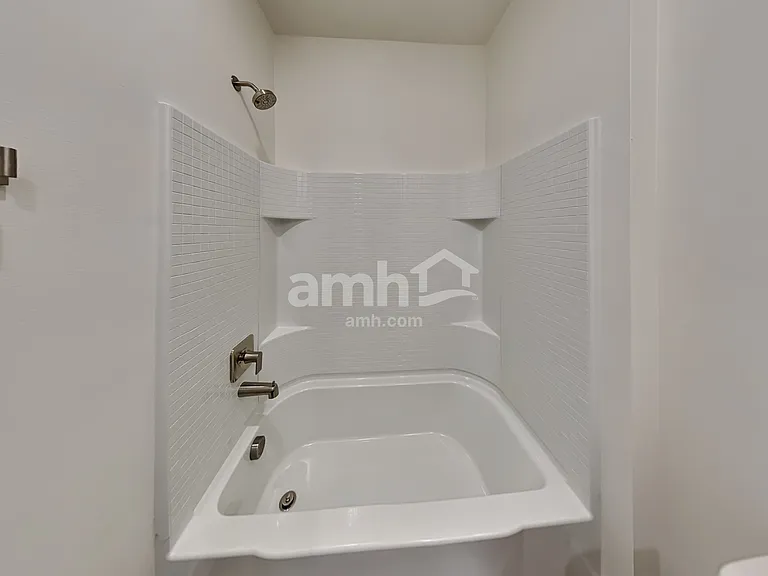 685 Dudley St — Photo 14
