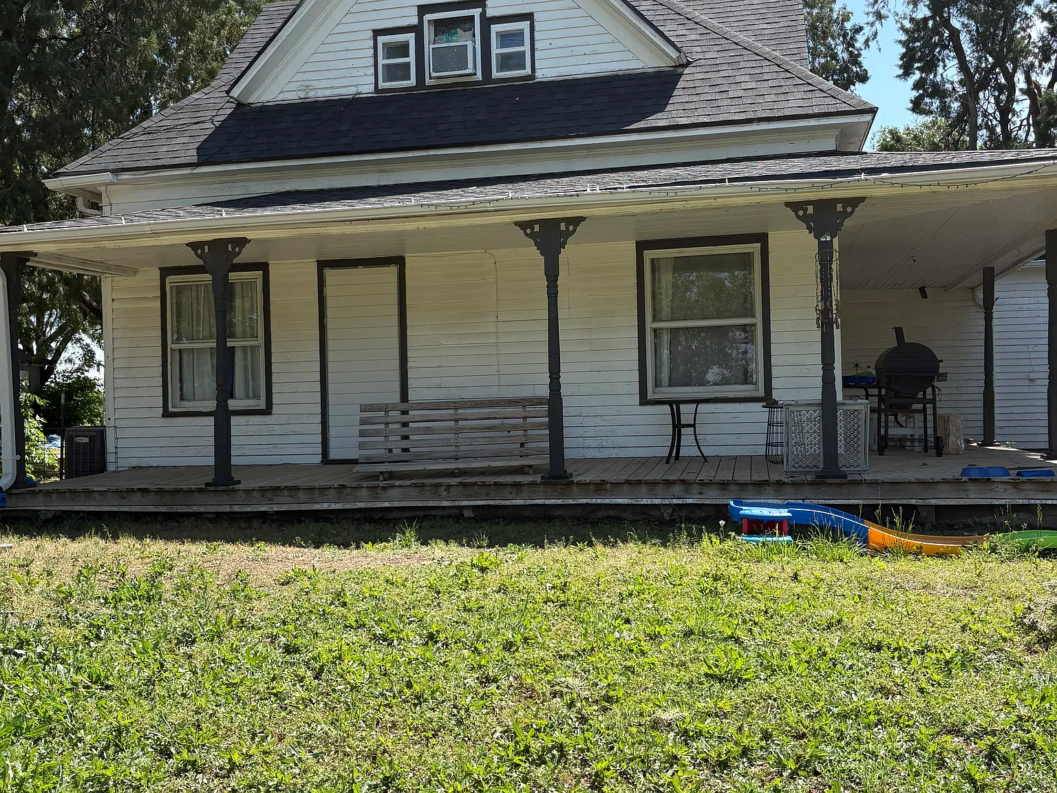4 bed, 1000 sqft, $1,400 — Photo 2
