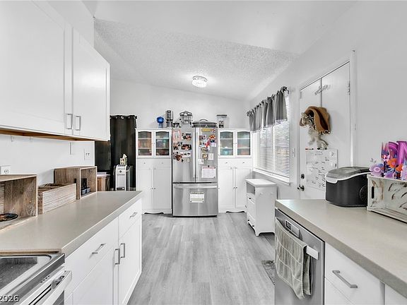 5th image of 111 Maple St