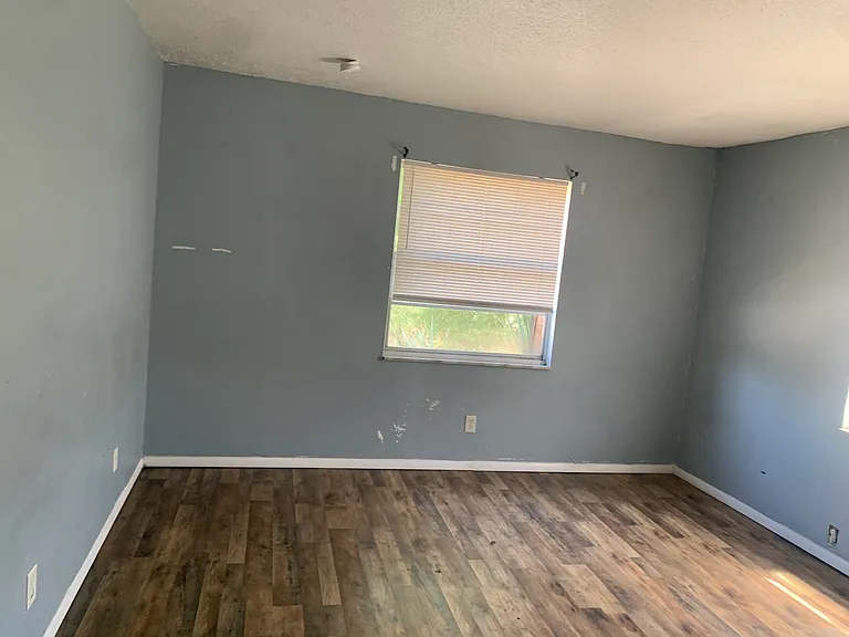 656 Williamsburg Dr #4 — Photo 10