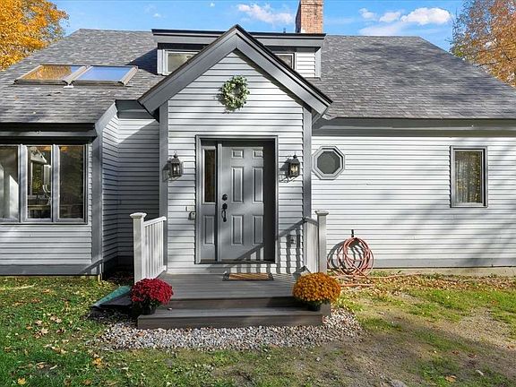 2nd image of 22 Sylvan Ridge Road