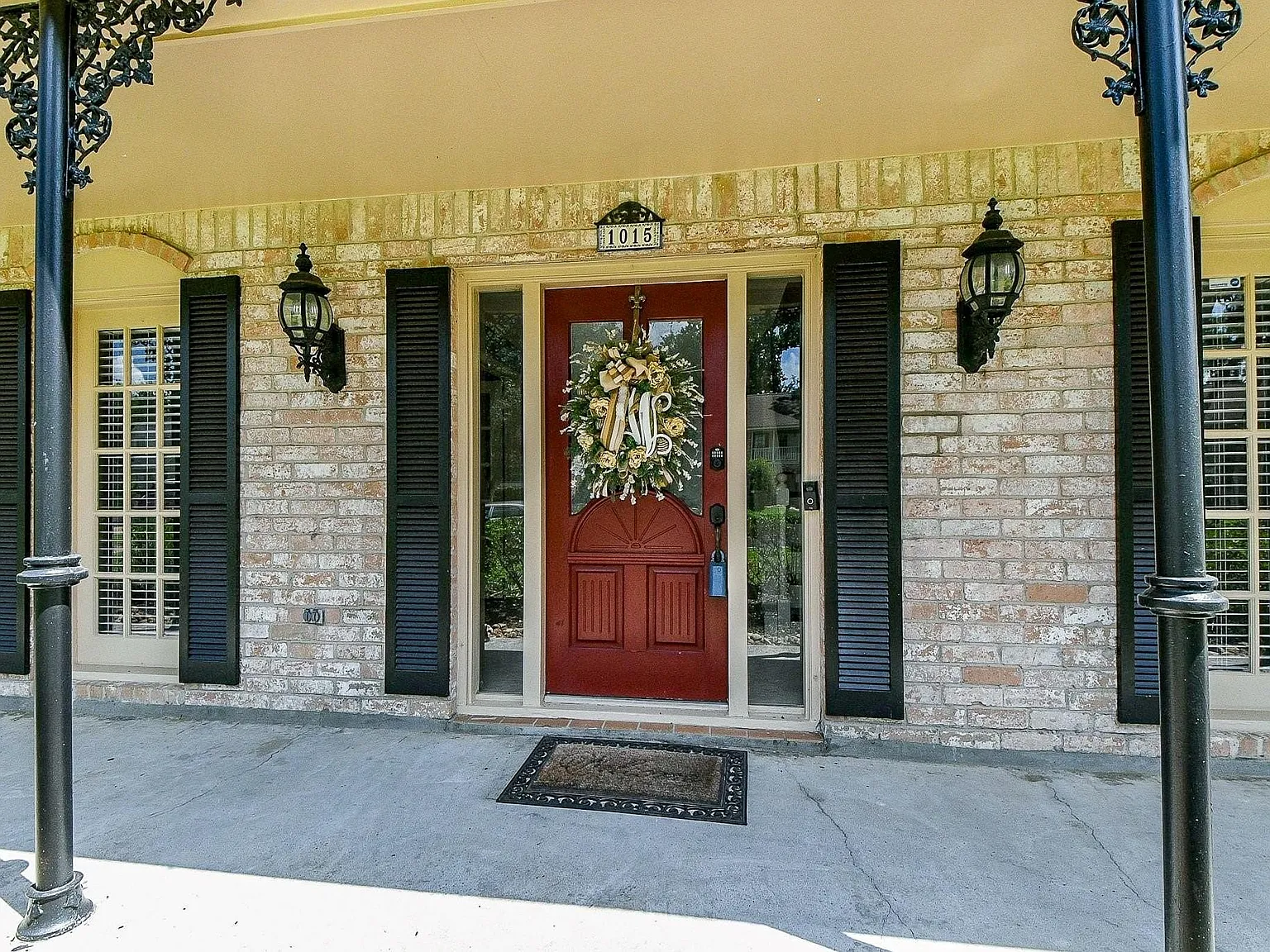 4 bed, 2.5 bath, 2900 sqft, $2,800 — Photo 2