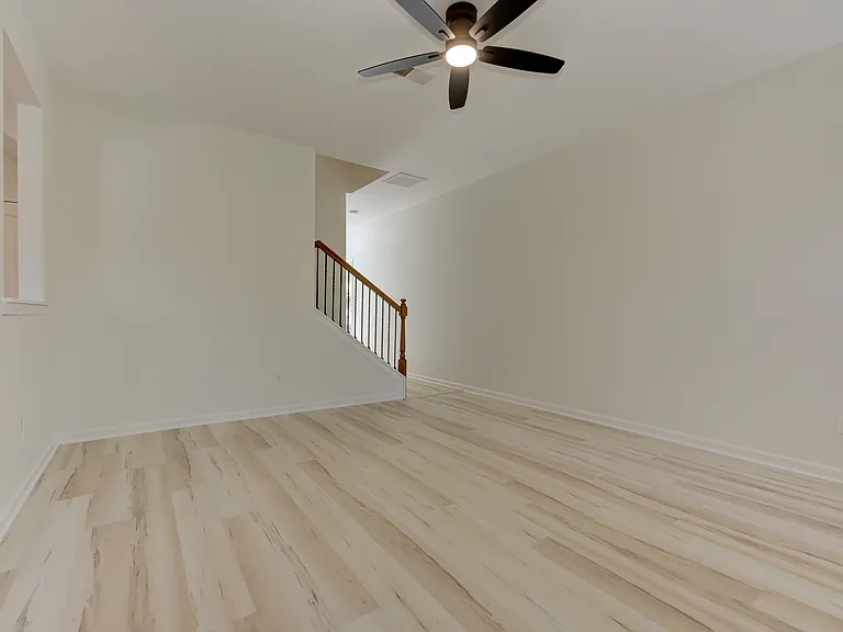 605 Summit Point #A — Photo 11