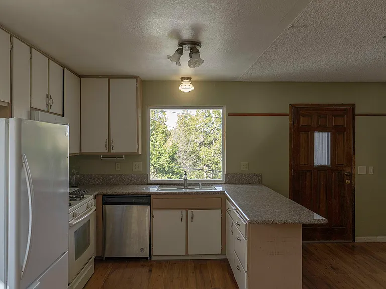 26425 Lake Forest Dr — Photo 9