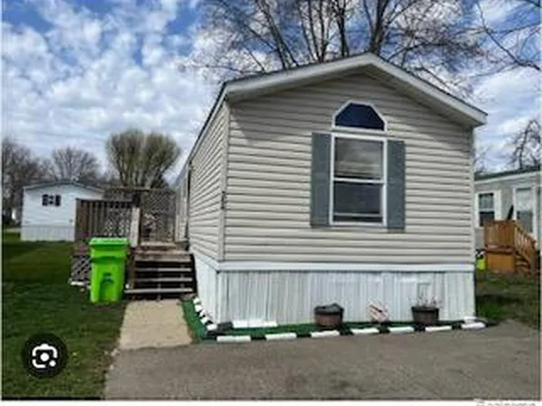 364 Tourangeau Dr, Rochester, MI 48307