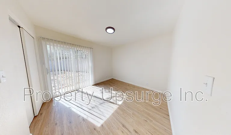 1450 Victor Ave #B — Photo 5