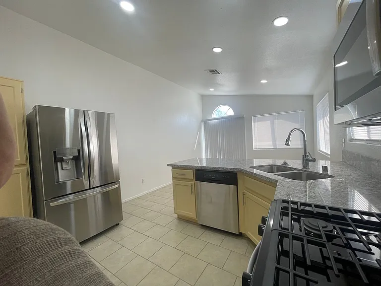 7117 Old Village Ave — Photo 9
