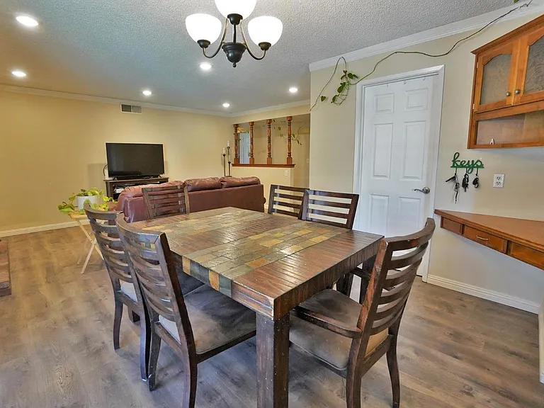 5823 E Washington Ave — Photo 18