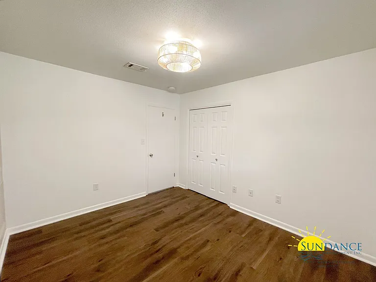 606 Camborne Ave NE — Photo 14