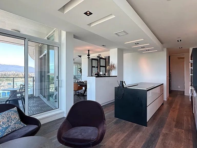1777 Bayshore Dr #Penthouse 4 — Photo 11