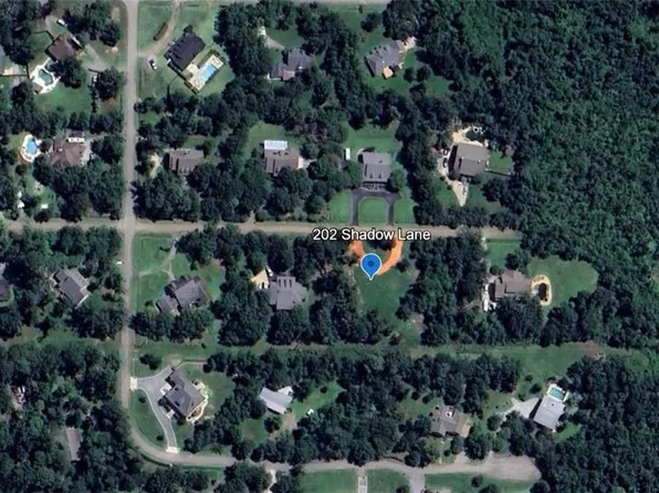 202 Shadow Ln, Mandeville, LA 70471