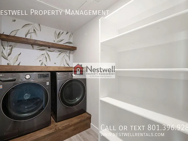 97 N Voyager Ln — Photo 13