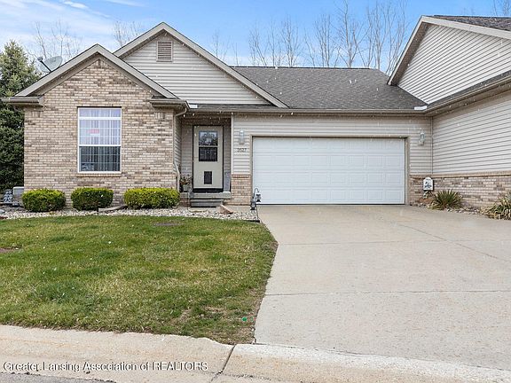 2nd image of 3527 Applewood Ln