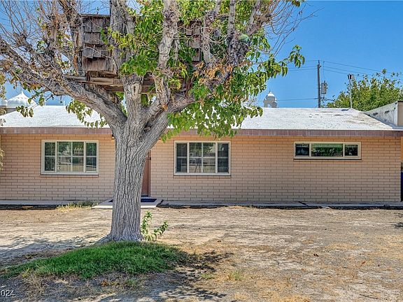 2nd image of 4732 N Torrey Pines Dr