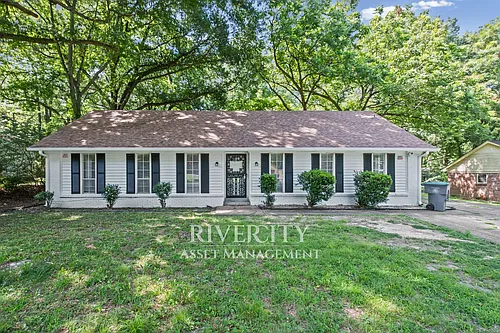 895 Brownlee Rd Photo 1