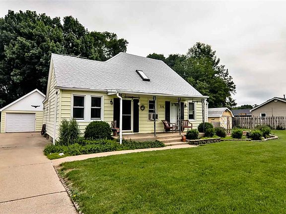 3rd image of 716 Wood Ave