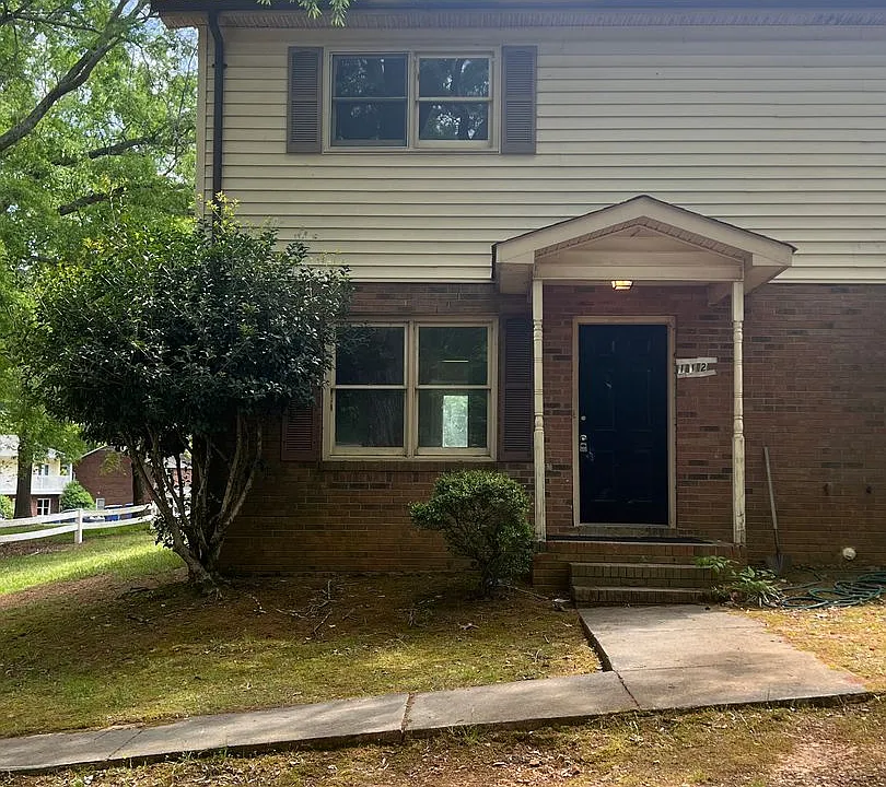 112 Colonial Cir