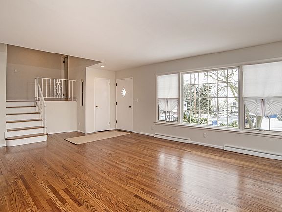 5th image of 39 Colby Ave