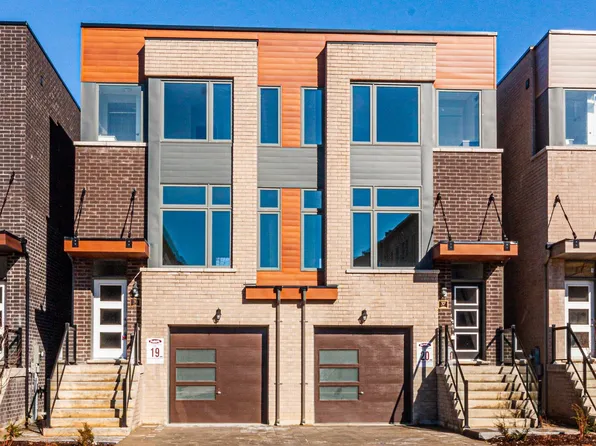 37 Wild Rose Gdns #2, Toronto, ON M6L 3B7