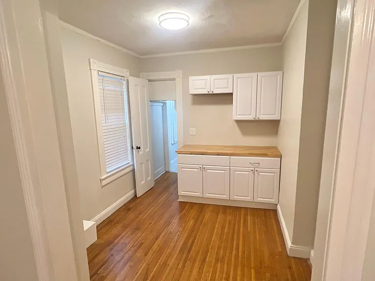 497 Averill Ave — Photo 9