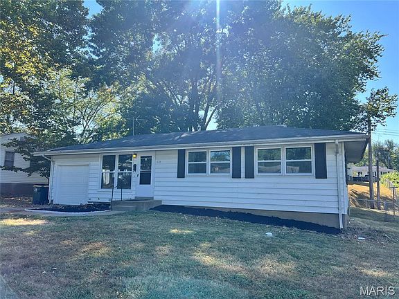 2nd image of 628 Bagnell Dr