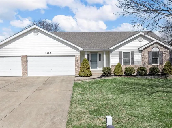 1185 Danielle Elizabeth Ct, O'Fallon, MO 63366