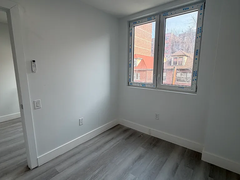 1641 Undercliff Ave #5D — Photo 8