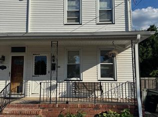 446 W Broad St, Burlington, NJ 08016