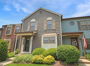 33 Wood Duck Ct, Hackettstown, NJ 07840