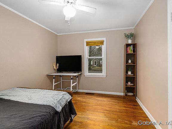 3rd image of 1254 Spring Ave NE