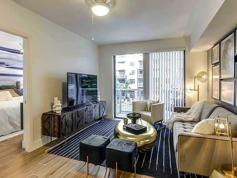 2025 NE 164th St #303 — Photo 6