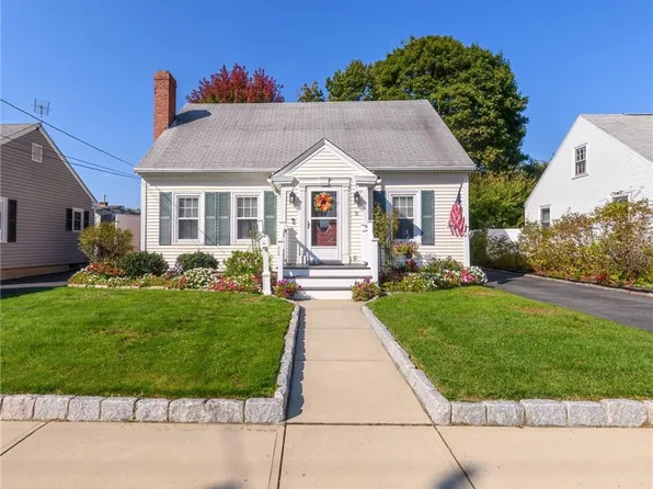 71 Mount Vernon Blvd, Pawtucket, RI 02861