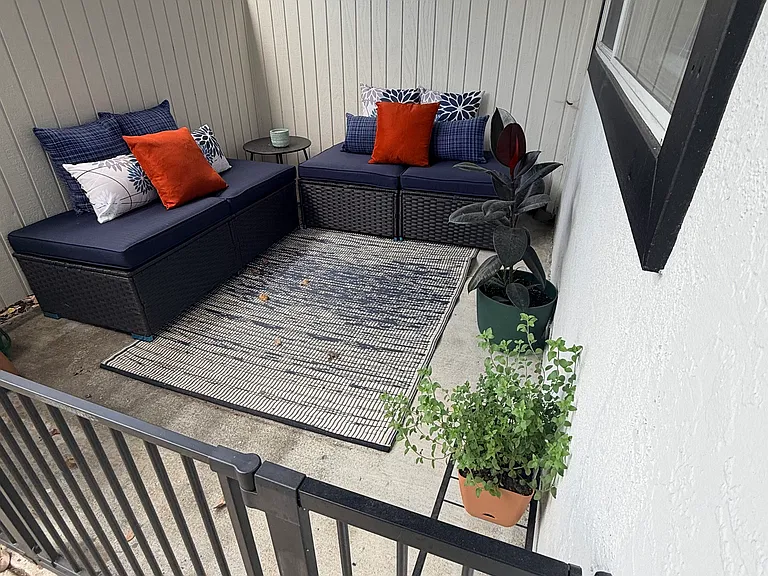 301 Laurel Way #2 — Photo 3