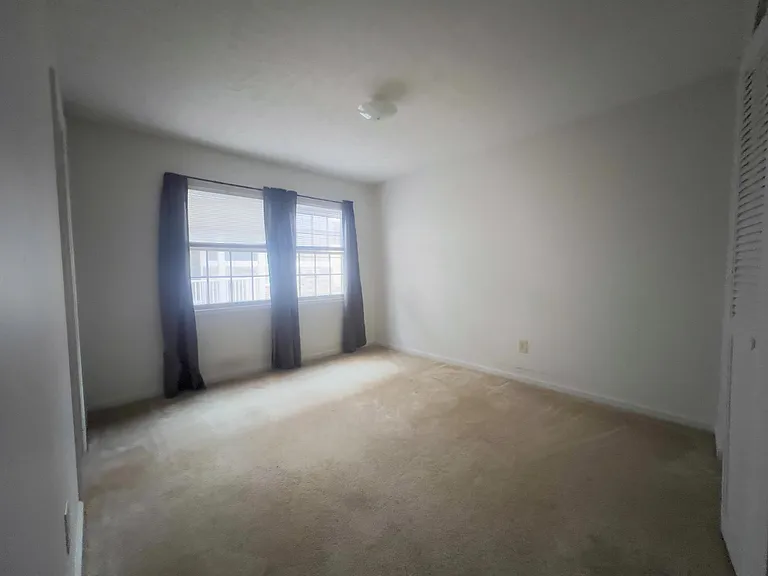405 72nd Ave N #10 — Photo 7