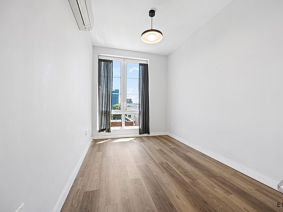 5th image of 2913 Snyder Ave #5R