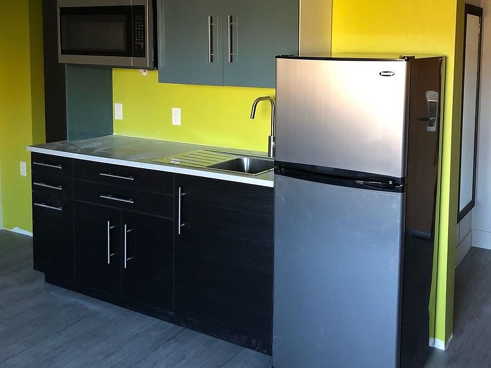 2nd image of 85 Pond Rd #118