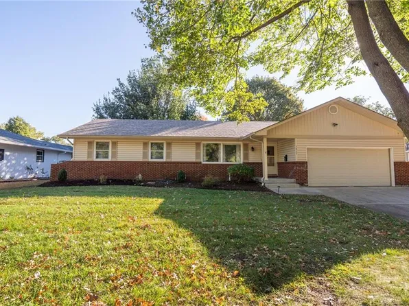1617 S Maple St, Ottawa, KS 66067