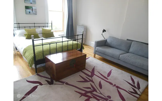 Rented by Douglas Elliman | media 37