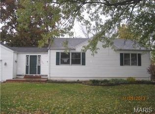 948 Lakeview Ridge Dr, Fenton, MO 63026