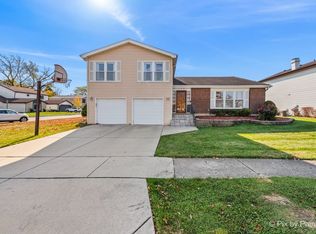 385 Loveland Dr, Glendale Heights, IL