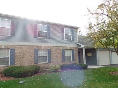 393 Woodview Cir APT C, Elgin, IL, 60120