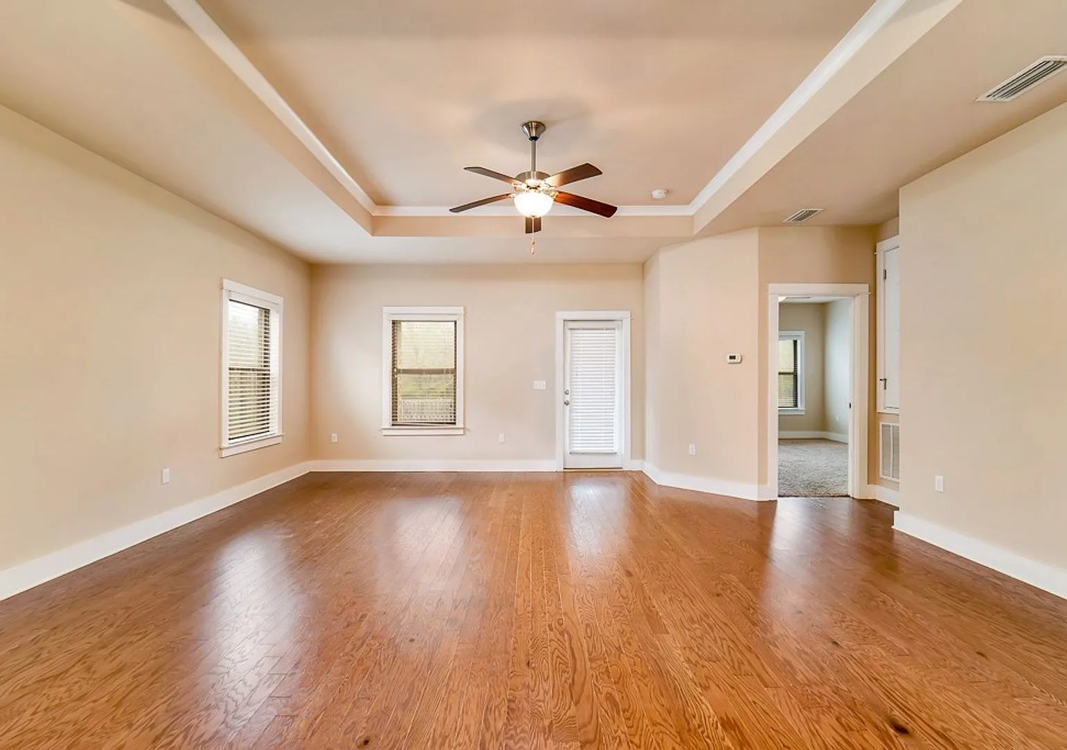 3 Bedroom Plus OFFICE in Bellaton! — Photo 4