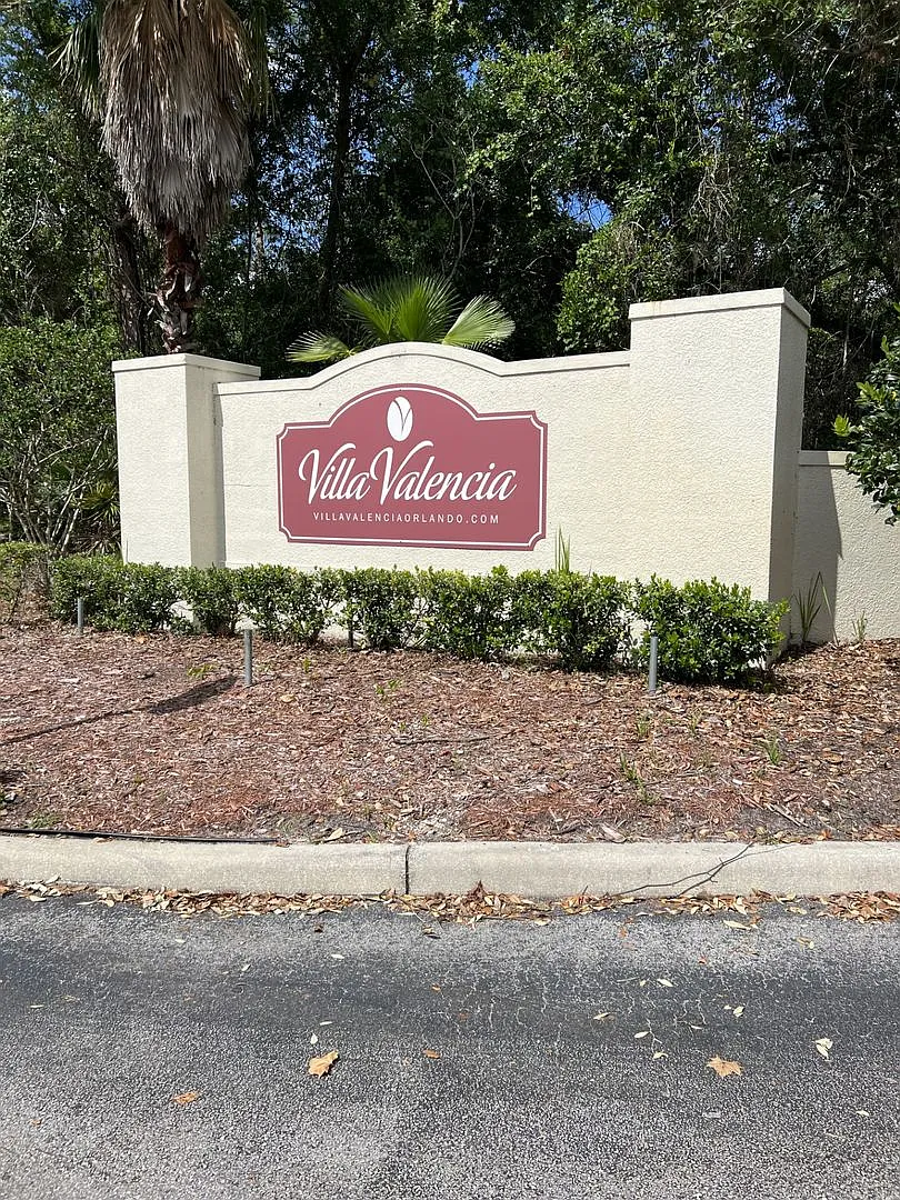 Villa Valencia in Southeast Orlando — Photo 1